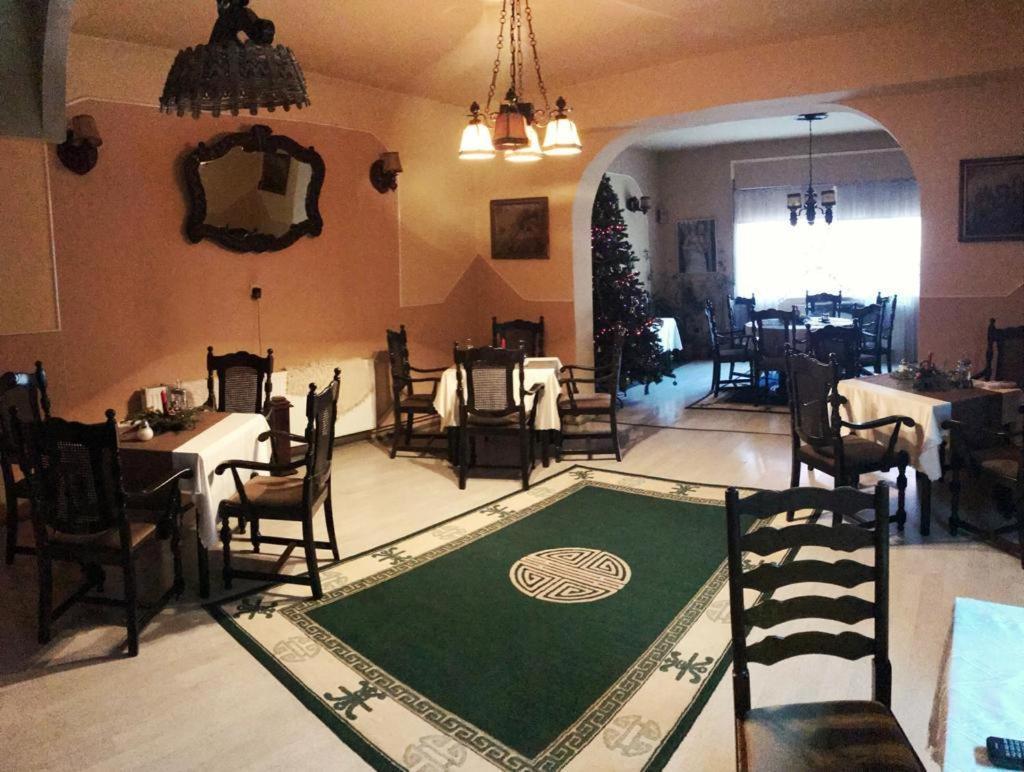 Vila Monica Bed & Breakfast Târgu-Mureş Eksteriør bilde